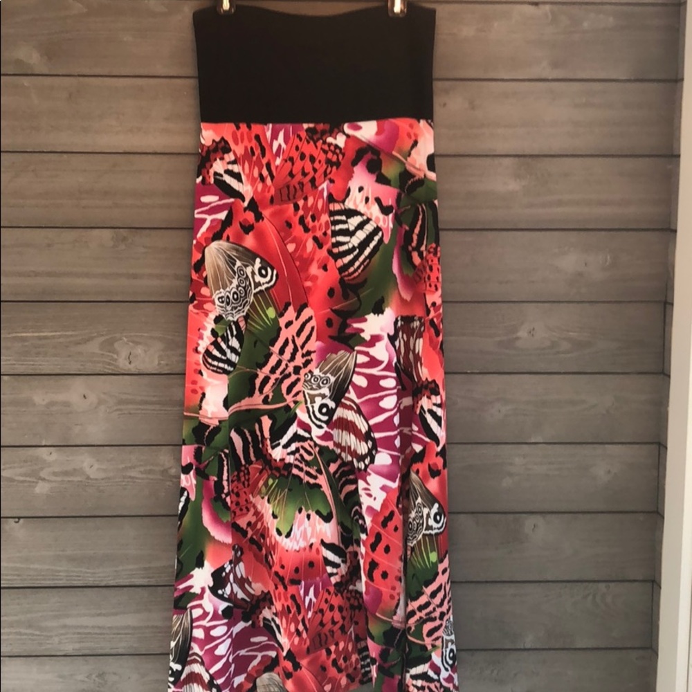 Wear as a Maxi Dress or skirt!